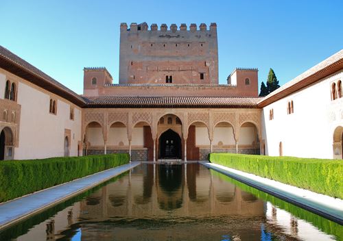 カルロス5世宮殿 カルロス5世宮殿とその周辺 Alhambradegranada Org カルロス5世宮殿 カルロス5世宮殿とその周辺 Alhambradegranada Org